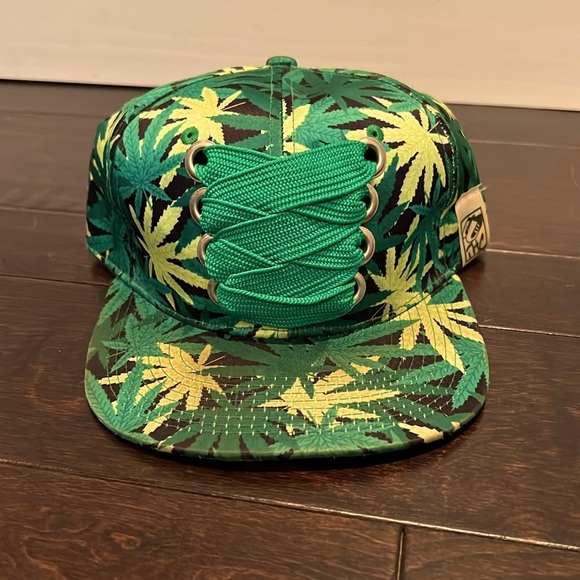 THC Marijuana leaf Hat - Picture 1 of 6